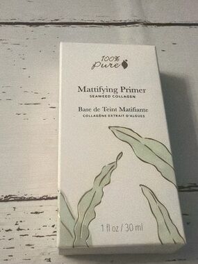 100% Pure Mattifying Primer with Seaweed Collagen - White and Green Accents